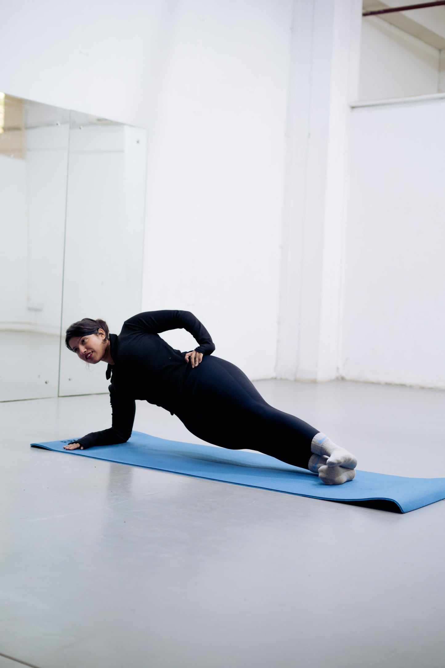 Premium TPE Anti-skid Ultrasoft Dual Color Yoga Mat 6mm thick with Cotton Bag, Strap