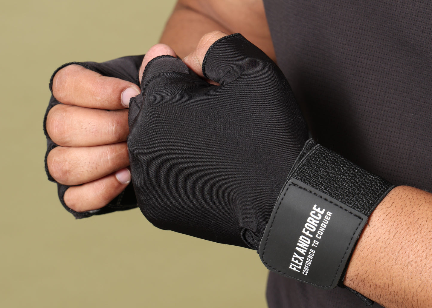 Premium Neoprene breathable Fitness Gloves with Wrist Support for Men and Women Free Size (Fits All), Black