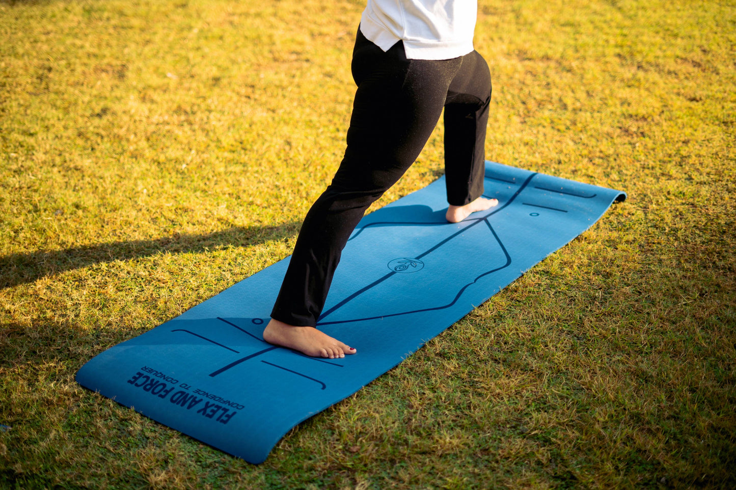 Premium TPE Anti-skid Ultrasoft Yoga Mat 6mm thick, Guiding alignment lines, Strap, Polyester bag